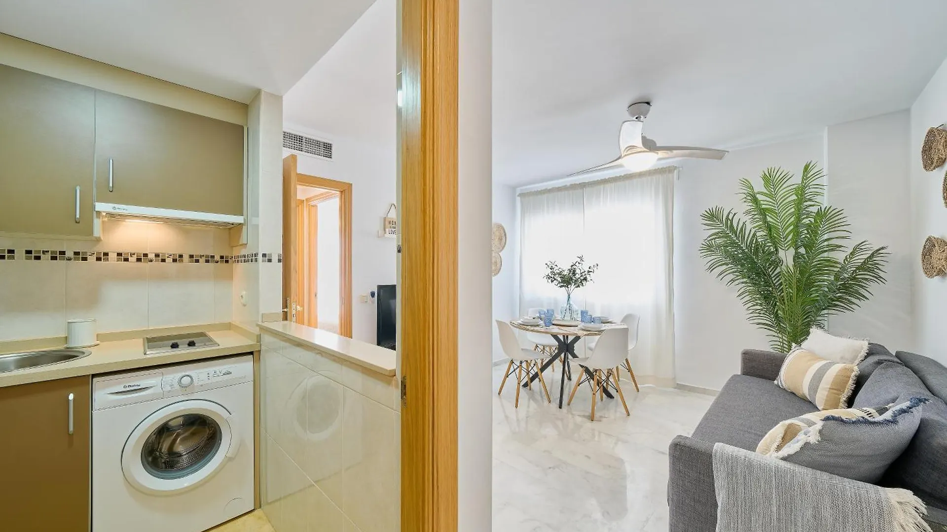 Fuengirola Beach Apartment By Stay Belonio Espanha